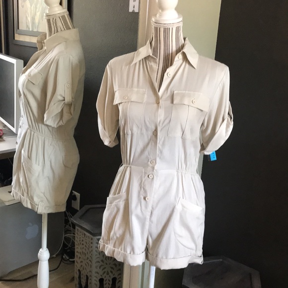 🛑 1 hour sale 🔥Alice + Olivia safari shorts romper